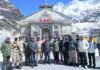 केदारनाथ यात्रा 2026: तैयारियों का जायजा लेने धाम पहुंचे जिलाधिकारी विशाल मिश्रा, एसपी नीहारिका तोमर