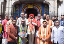 श्री केदारनाथ धाम पहुंचे राज्यपाल गुरमीत सिंह, श्रद्धालुओं से किया संवाद, स्वच्छता एवं सुगम यात्रा व्यवस्था पर दिया विशेष जोर