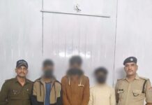 श्री केदारनाथ पैदल मार्ग पर मार पिटाई के वायरल वीडियो का रुद्रप्रयाग पुलिस ने लिया संज्ञान।