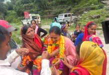 तुंगनाथ घाटी के ताला–बरंगाली मोटर मार्ग पर नवनिर्मित बेली ब्रिज का विधायक आशा नौटियाल ने किया शुभारंभ।